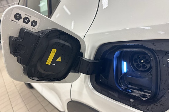 Volvo EX40 18 of 21