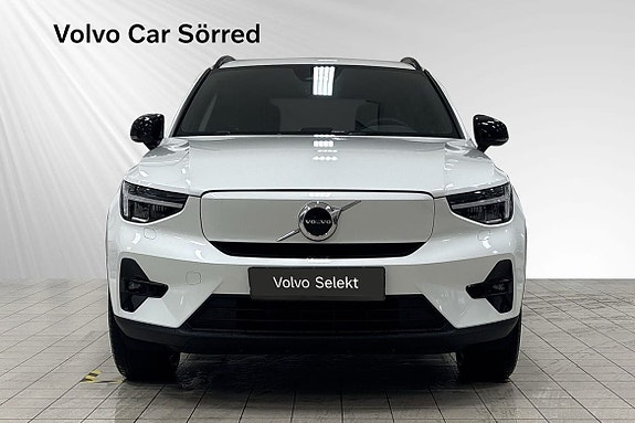 Volvo EX40 11 of 21