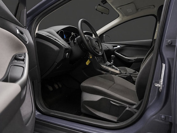 Ford Focus 7 of 17