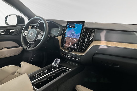 Volvo XC60 10 of 30