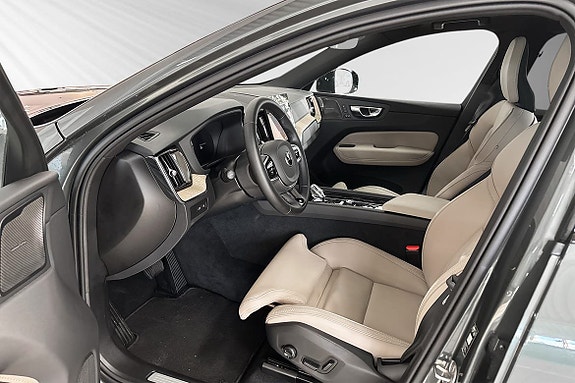 Volvo XC60 7 of 30
