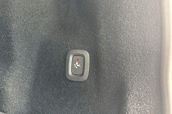 Volvo XC60 13 of 30