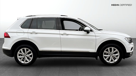 Volkswagen Tiguan 6 of 9