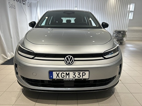 Volkswagen Polo 2 of 19