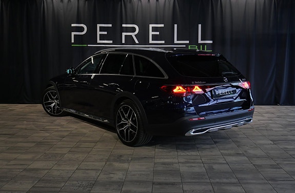 Mercedes-Benz E300 de 3 of 27