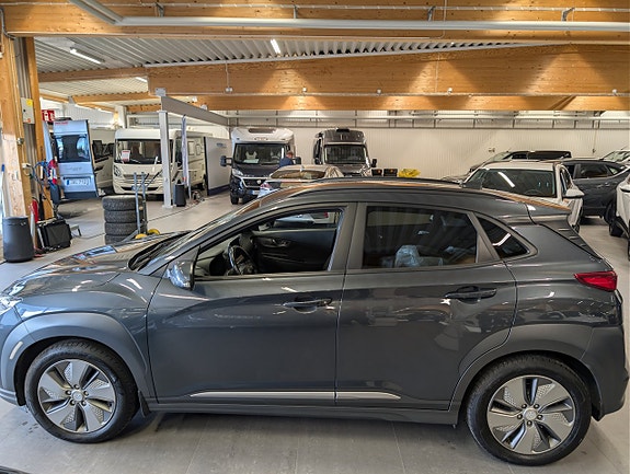 Hyundai Kona 2 of 12