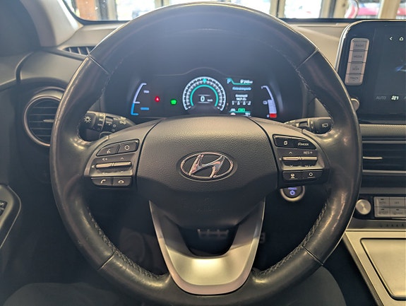 Hyundai Kona 8 of 12