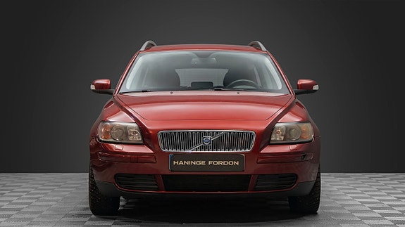 Volvo V50 2 of 16