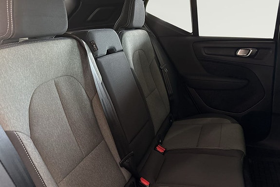 Volvo XC40 12 of 24