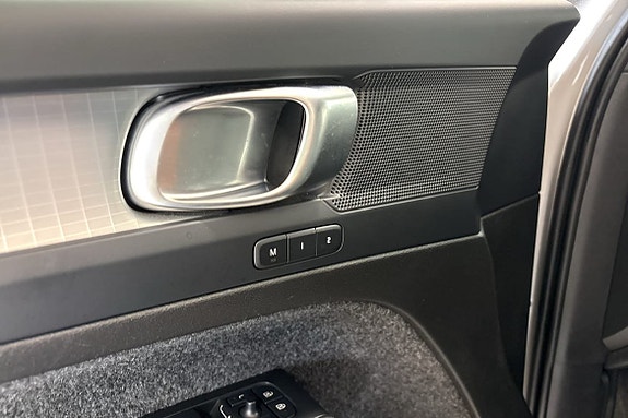 Volvo XC40 16 of 24