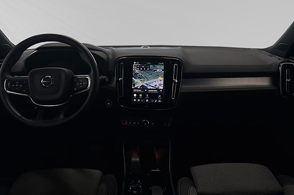 Volvo XC40 10 of 24