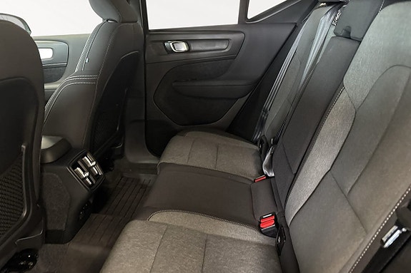 Volvo XC40 9 of 24