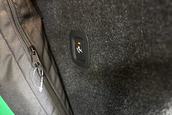 Volvo XC40 15 of 24