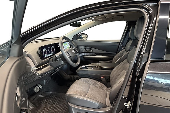 Nissan Ariya 10 of 21