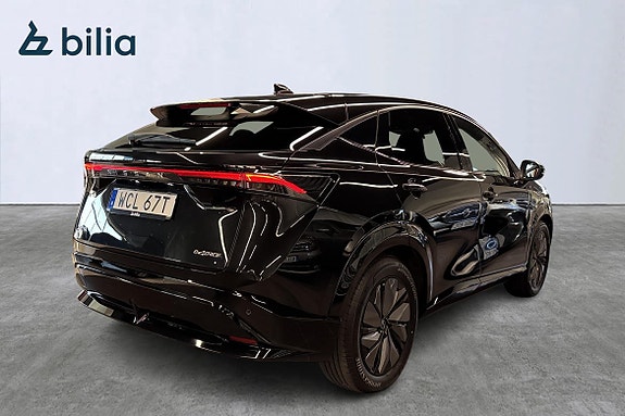 Nissan Ariya 4 of 21