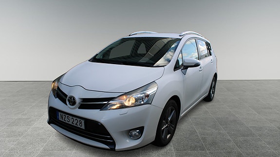 Toyota Verso 2 of 15