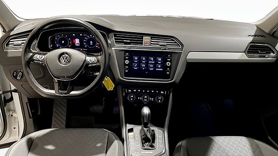 Volkswagen Tiguan 10 of 13