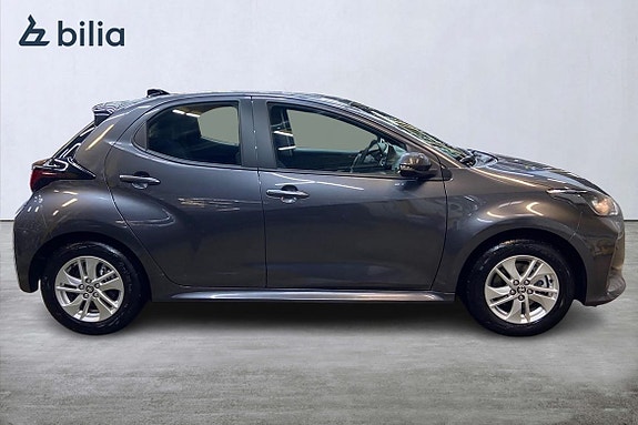 Toyota Yaris 18 of 21