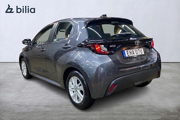 Toyota Yaris 2 of 21
