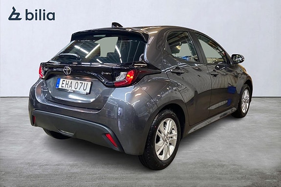 Toyota Yaris 19 of 21