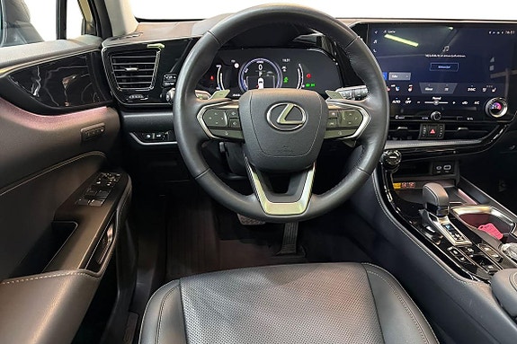 Lexus NX450h+ 11 of 21