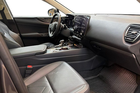 Lexus NX450h+ 7 of 21