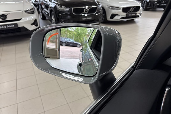 Volvo XC60 14 of 22