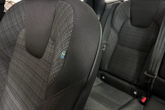 Volvo XC60 17 of 22