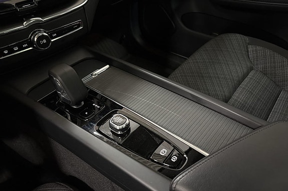 Volvo XC60 18 of 22
