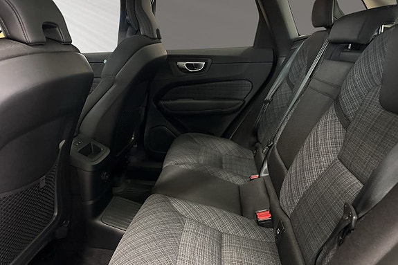 Volvo XC60 8 of 22