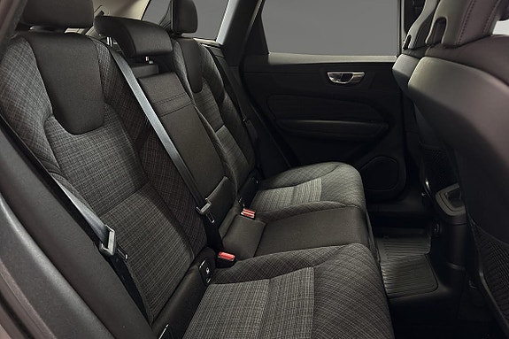 Volvo XC60 11 of 22