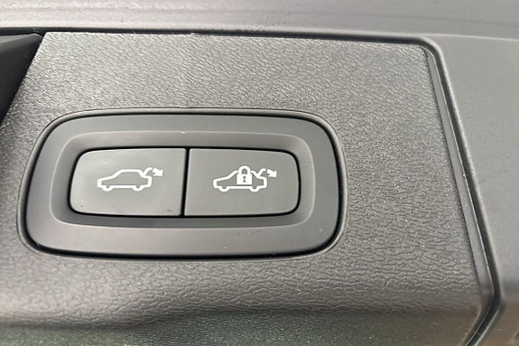 Volvo XC60 13 of 22