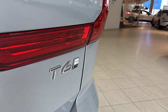 Volvo XC60 12 of 23