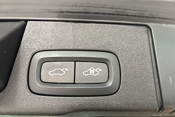 Volvo XC60 13 of 23