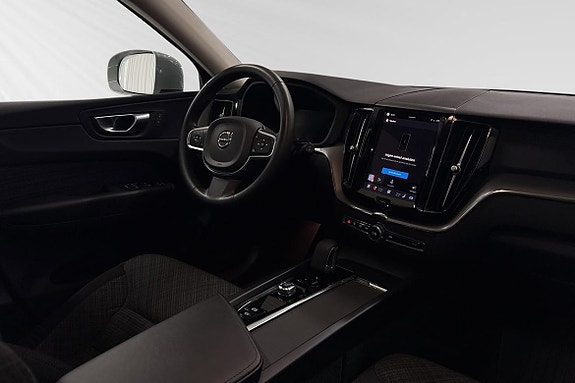 Volvo XC60 10 of 23