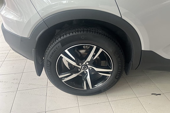 Volvo XC40 13 of 28