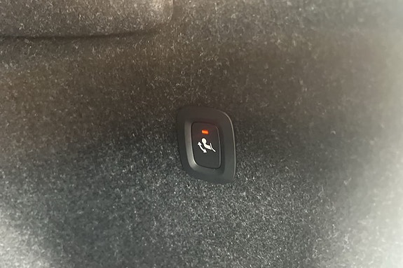 Volvo XC40 15 of 28