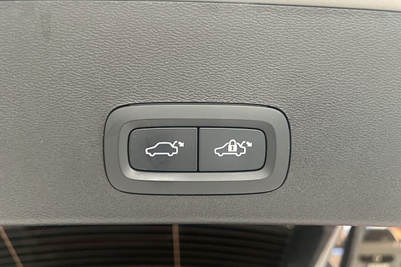 Volvo XC40 14 of 28