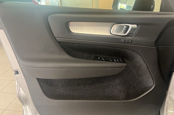 Volvo XC40 18 of 28