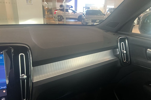 Volvo XC40 21 of 28