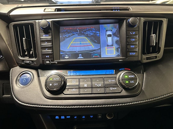 Toyota RAV4 12 of 12