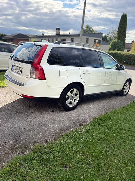 Volvo V50 4 of 6