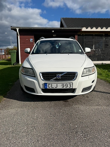 Volvo V50 2 of 6