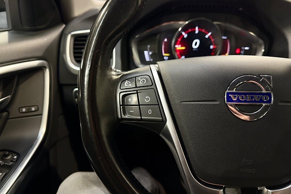 Volvo V60 11 of 25