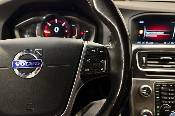 Volvo V60 14 of 25