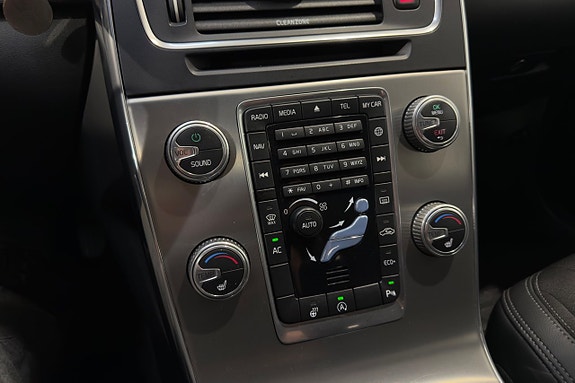 Volvo V60 19 of 25