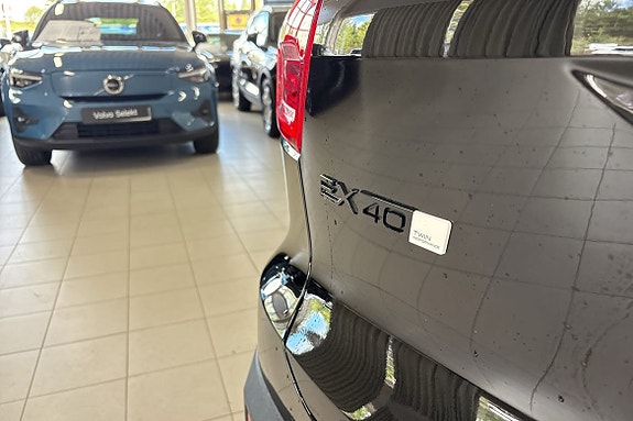 Volvo EX40 13 of 27