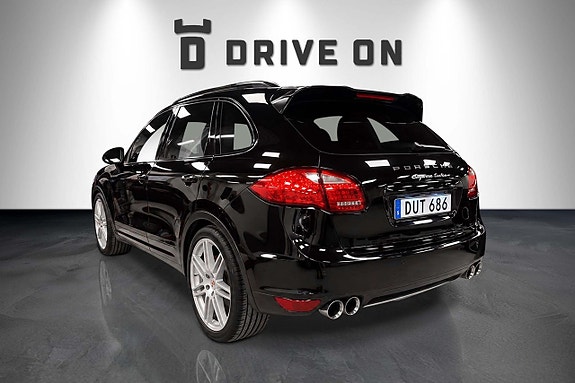 Porsche Cayenne Turbo 4 of 22
