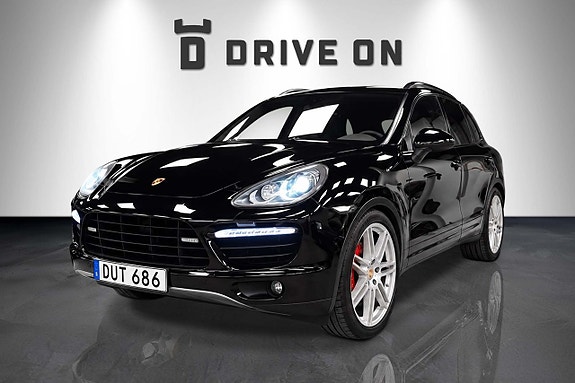 Porsche Cayenne Turbo 2 of 22