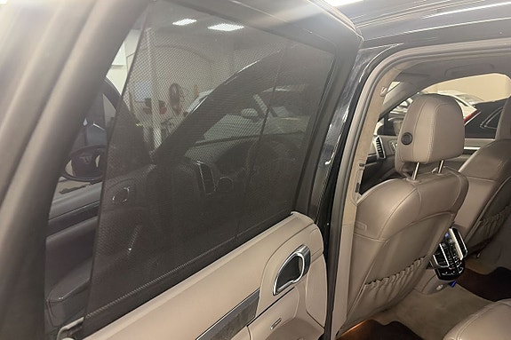Porsche Cayenne Turbo 20 of 22